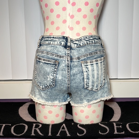 NWOT Mossimo High-Rise Faded Denim Stars & Stripes Shorts Size 5 - Picture 4 of 9
